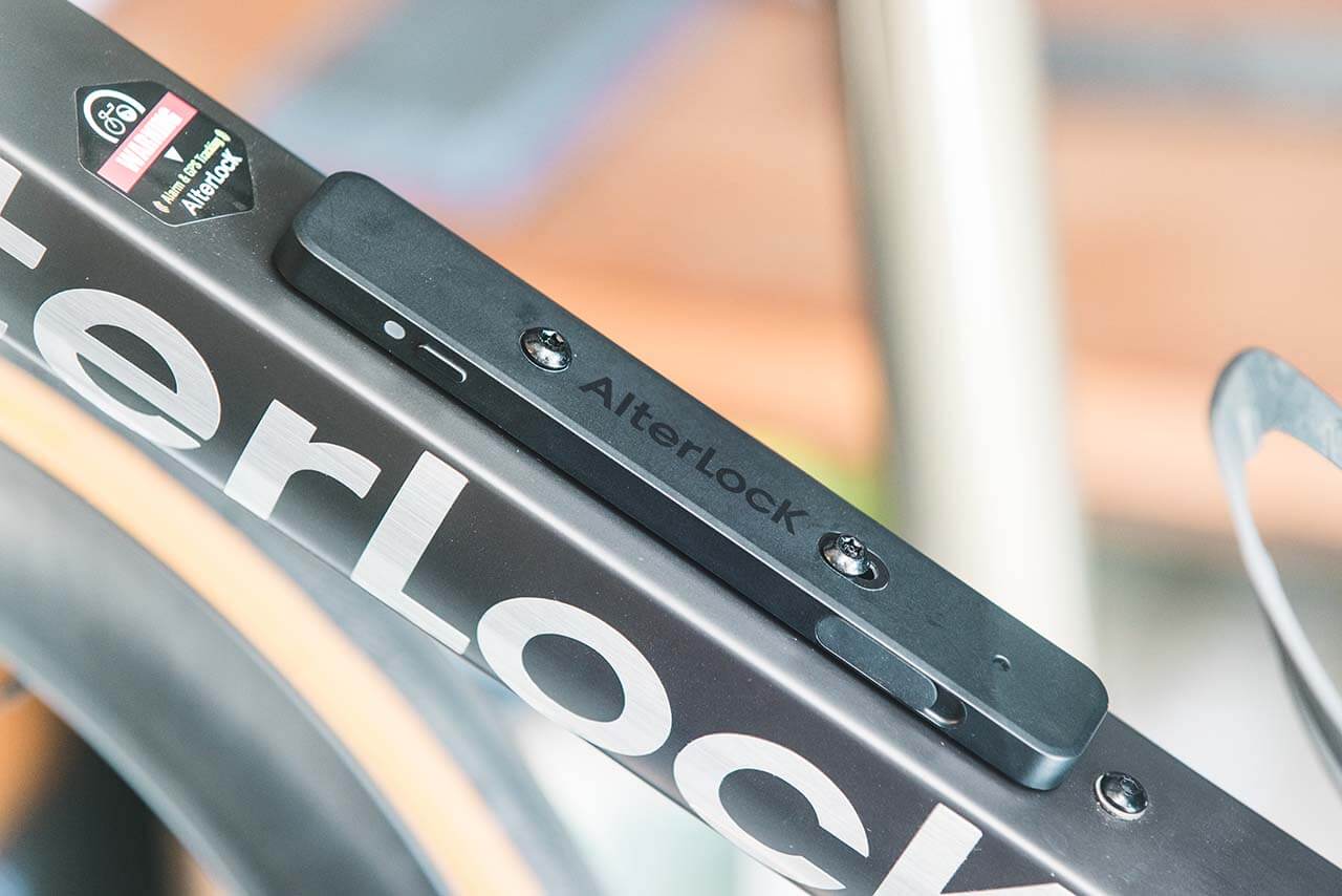 自転車用GPSトラッカー AlterLock